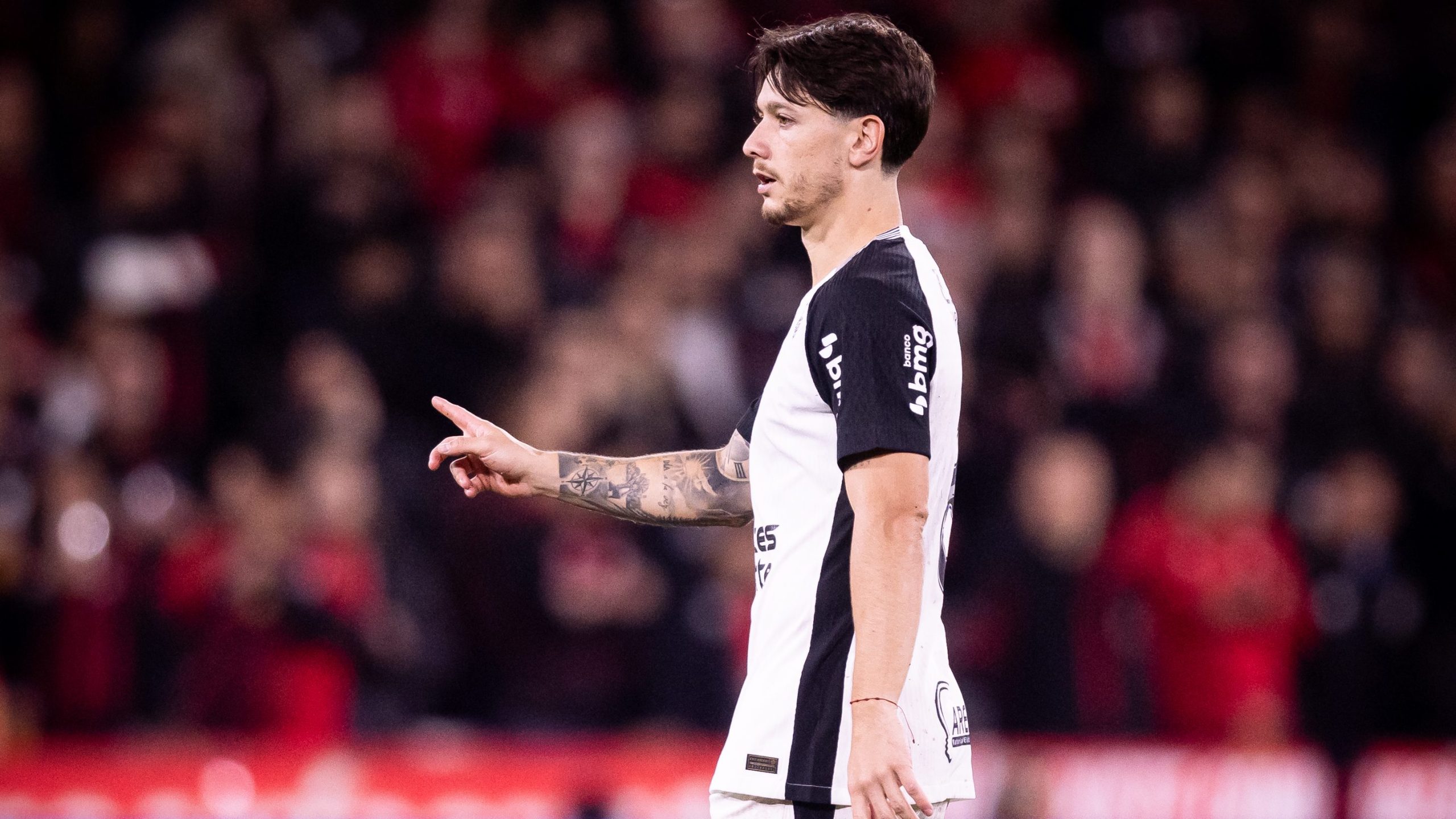 Médica especializada em esporte projeta prazo para recuperação de meio-campista do Corinthians
