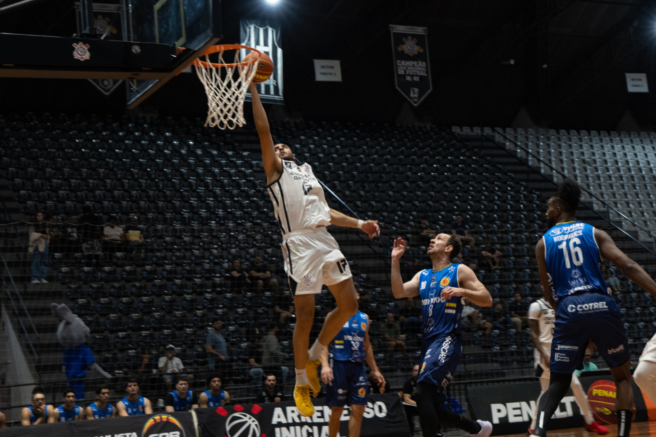 Com cesta nos segundos finais, Corinthians volta a vencer no Paulista de Basquete - Central do Timão