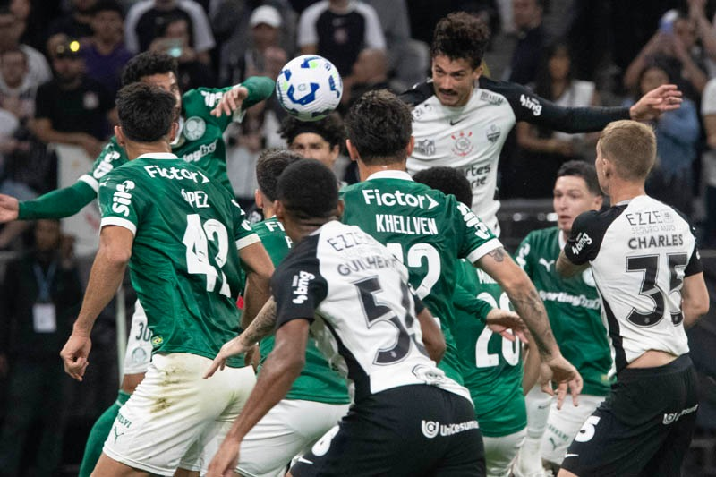 Zagueiro do Corinthians comenta sua importância nas bolas paradas da equipe
