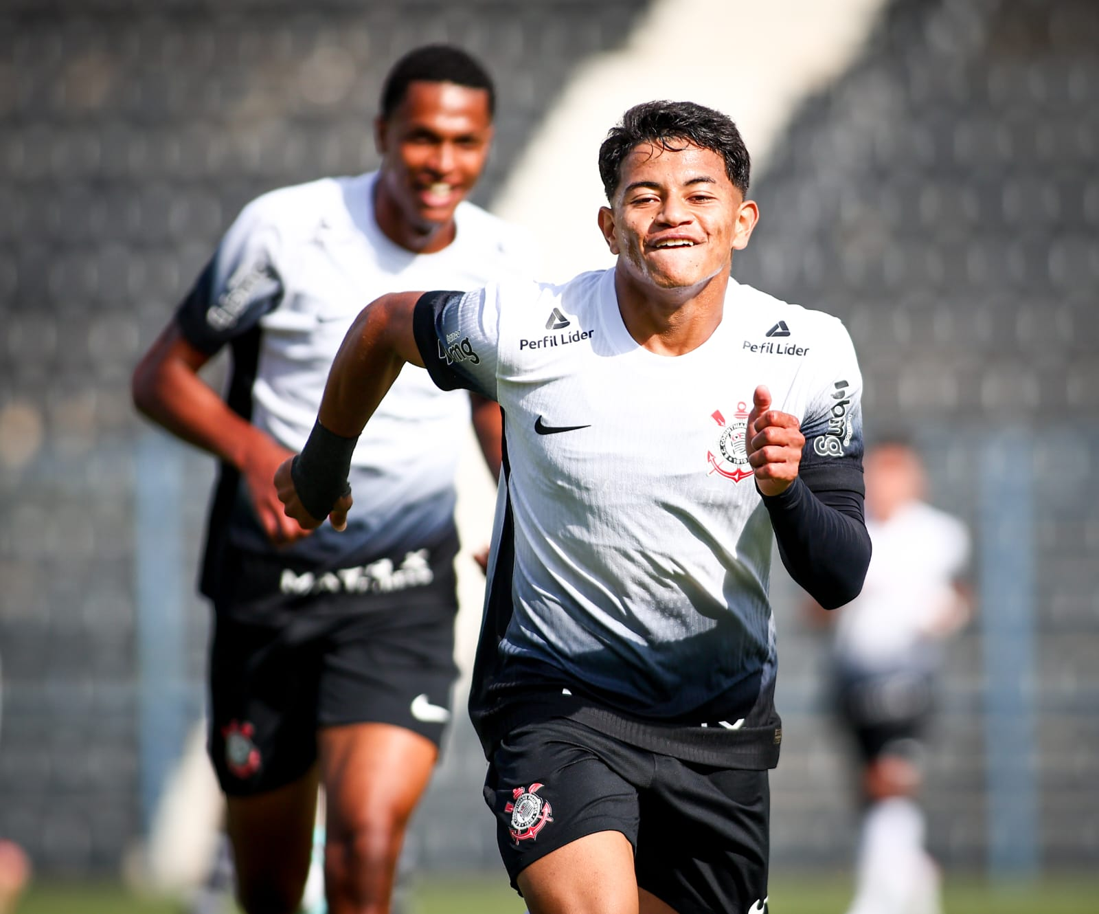 Atacante do Timãozinho ultrapassa dupla integrada ao profissional e assume artilharia do Sub-20 na temporada de 2025