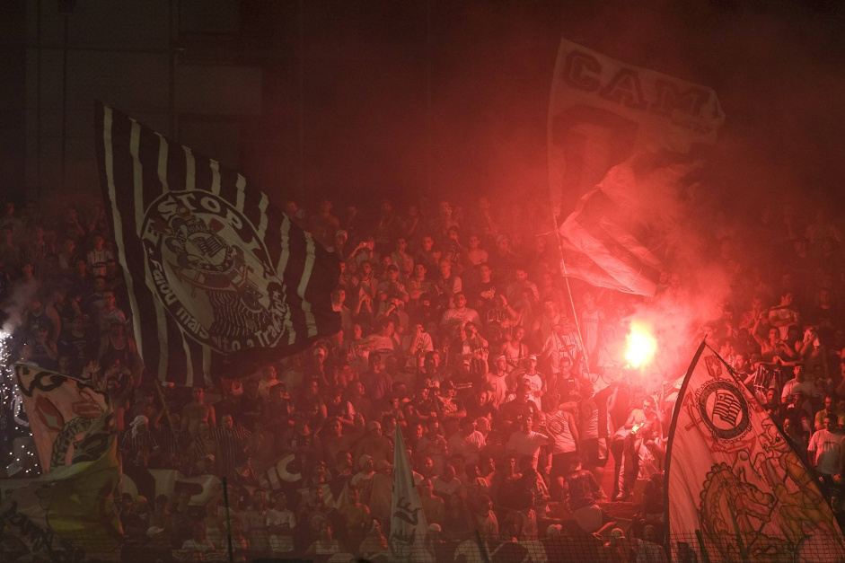 Torcida do Corinthians compra todos os ingressos no setor visitante para partida no Brasileirão