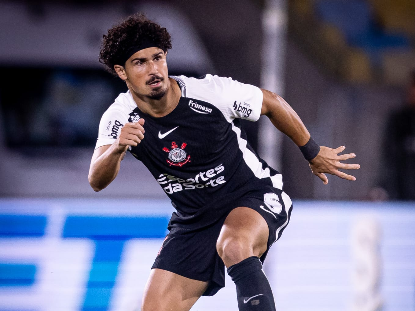 Zagueiro do Corinthians ressalta de conquistar títulos e fazer história no clube