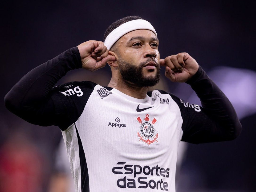 Corinthians e Memphis Depay fazem acordo por quitação de dívida