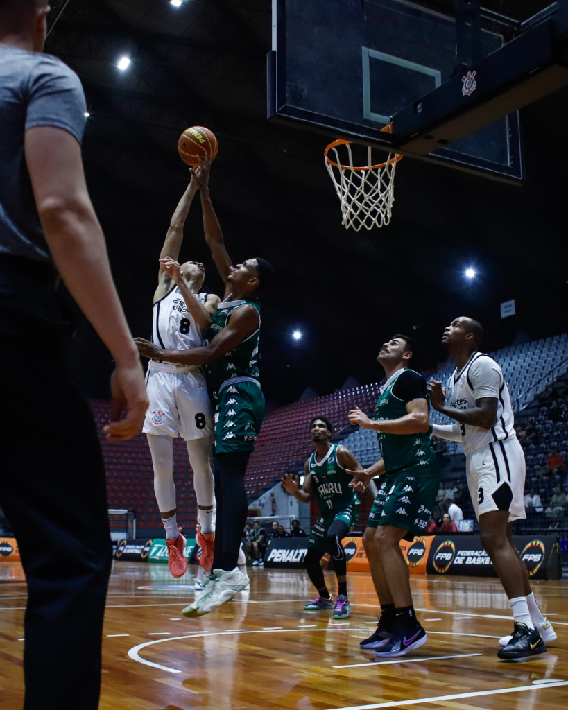 Corinthians encerra primeira fase do Paulista de Basquete com derrota em casa