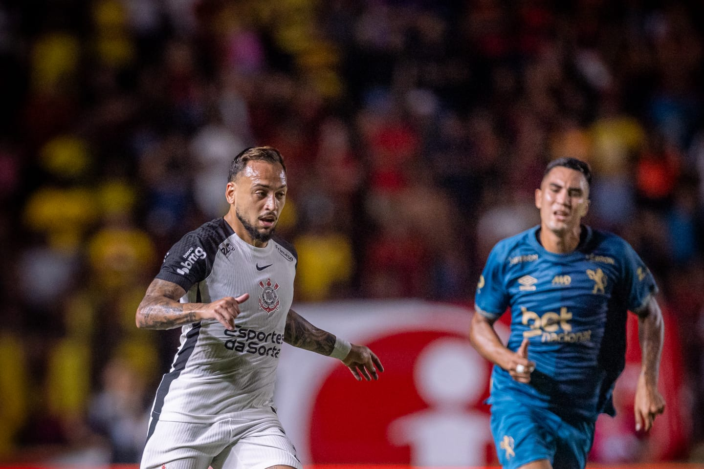 Volante volta a colocar futuro no Corinthians em dúvida
