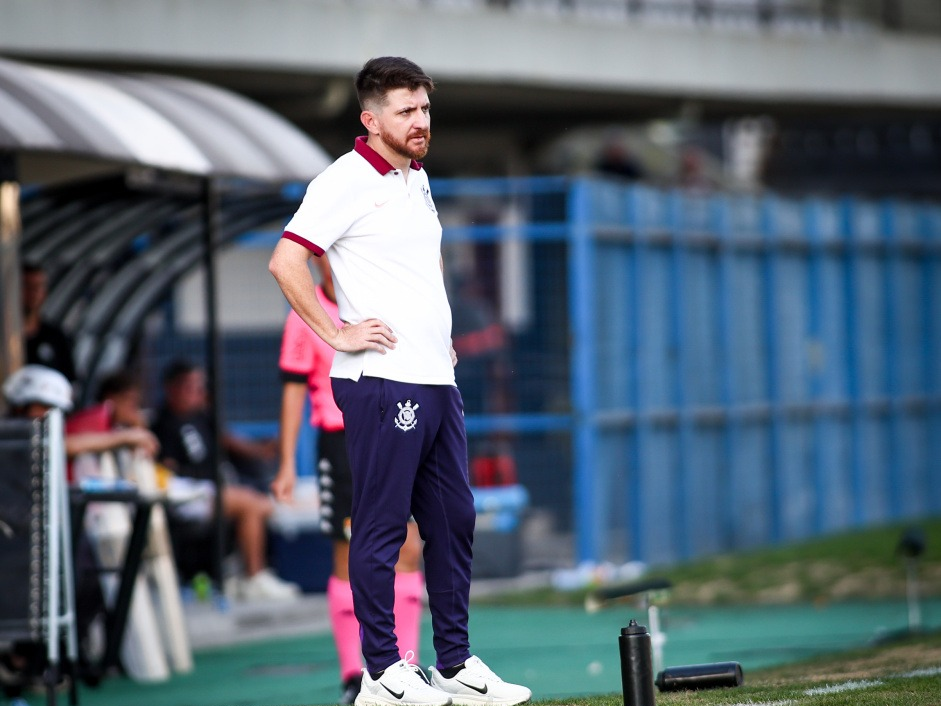 Treinador do Sub-20 do Corinthians relembra trajetória como jogador até passar para a área técnica
