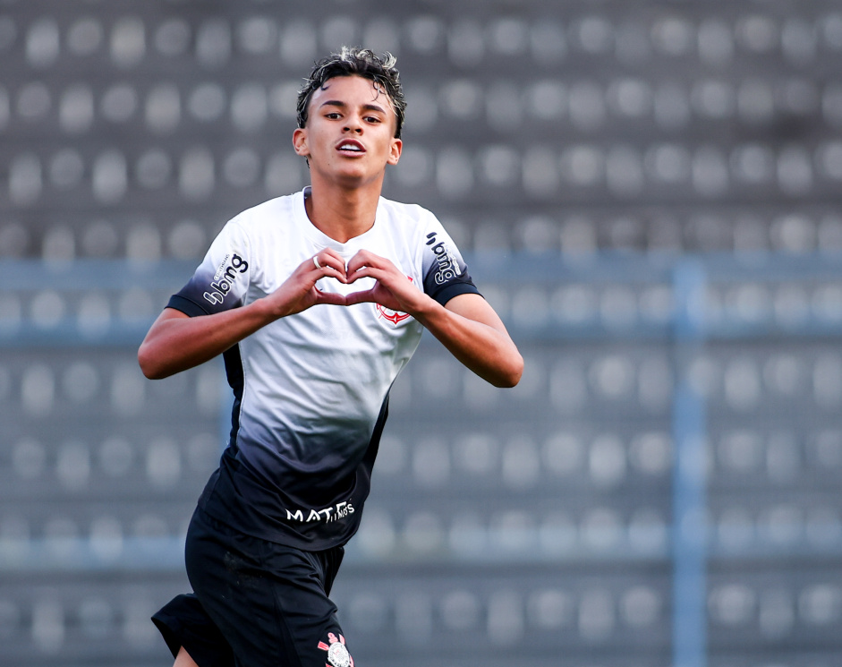 Timãozinho bate o Sevilla e se classifica para o mata-mata de torneio internacional na Espanha