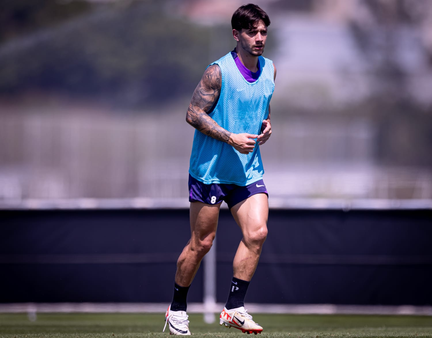 Meia do Corinthians ressalta importância dos profissionais do clube em tratamento de lesão no joelho direito