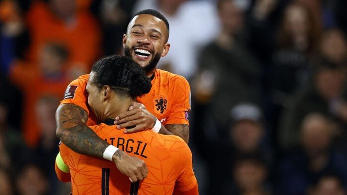 Van Dijk elogia Memphis Depay e diz que atacante do Corinthians aumentou alcance do Brasileirão