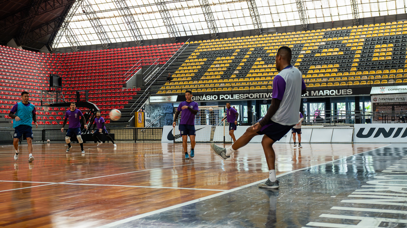 Técnico da equipe de futsal do Corinthians projeta partida de ida das oitavas da Liga Nacional