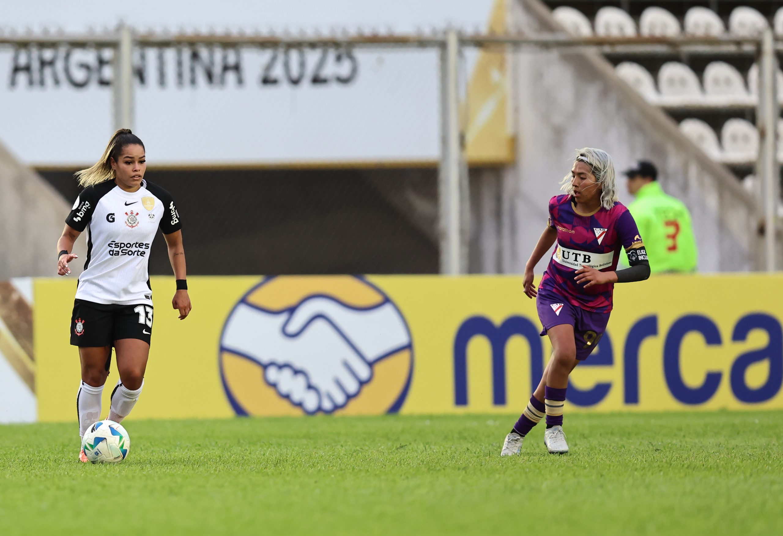Ivana Fuso elogia atuação do meio-campo e reforça foco do Corinthians após goleada na Libertadores