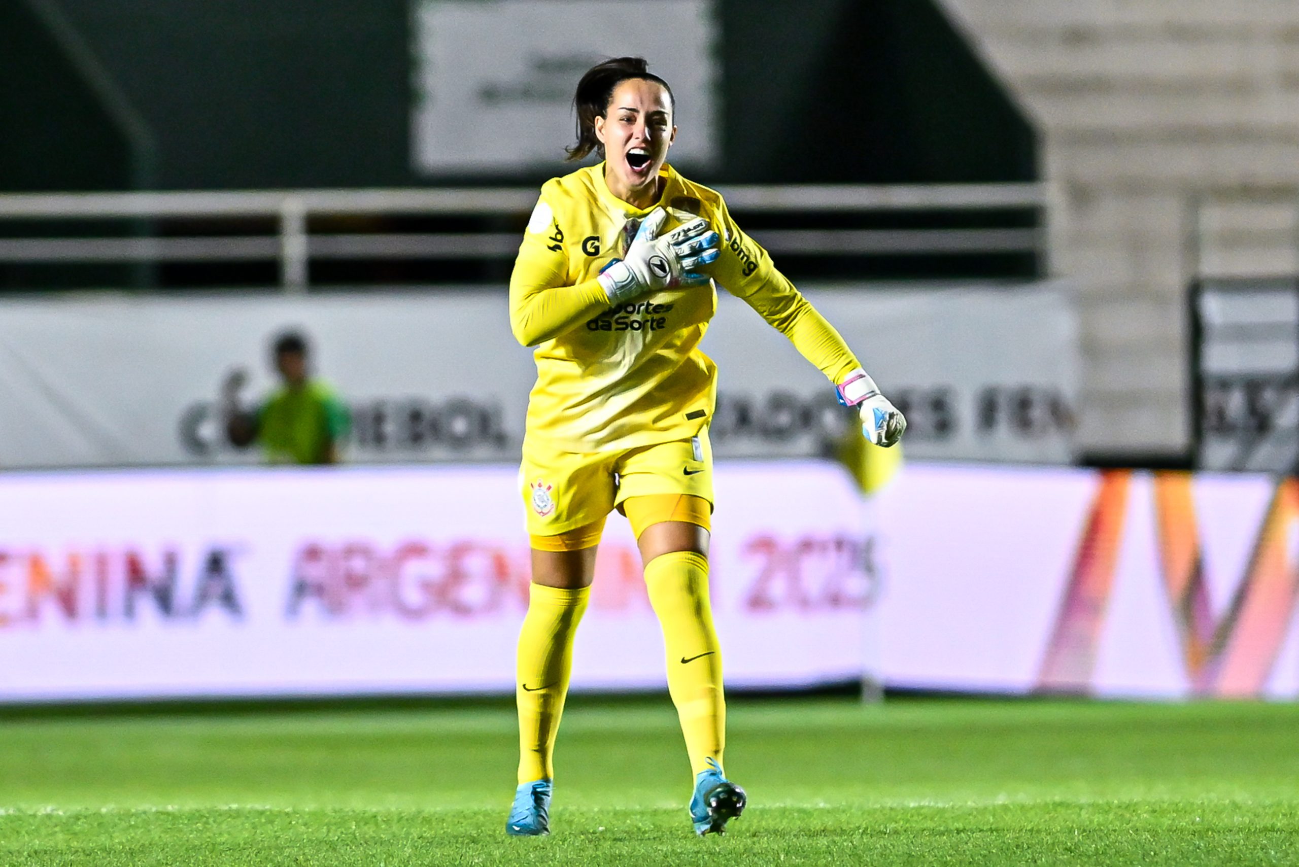 Corinthians chega a acordo e fica por detalhes de oficializar renovação de Nicole