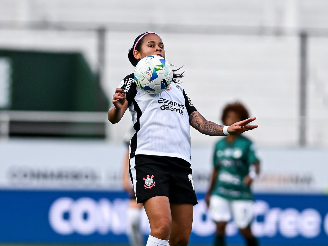 Atacante do Corinthians celebra título da Libertadores e projeta disputa do Mundial