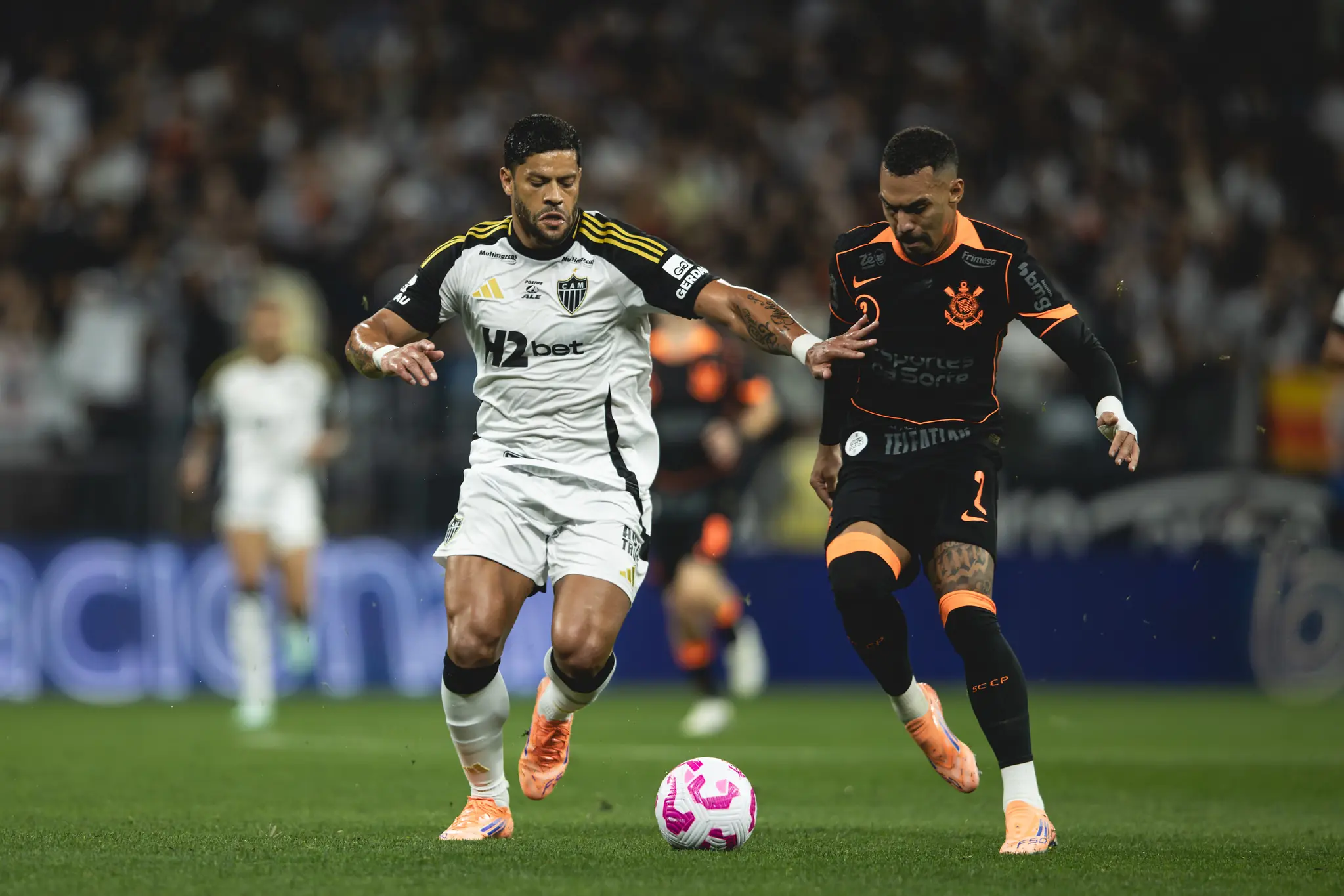Dupla recebe terceiro amarelo e desfalca o Corinthians na próxima rodada do Brasileirão