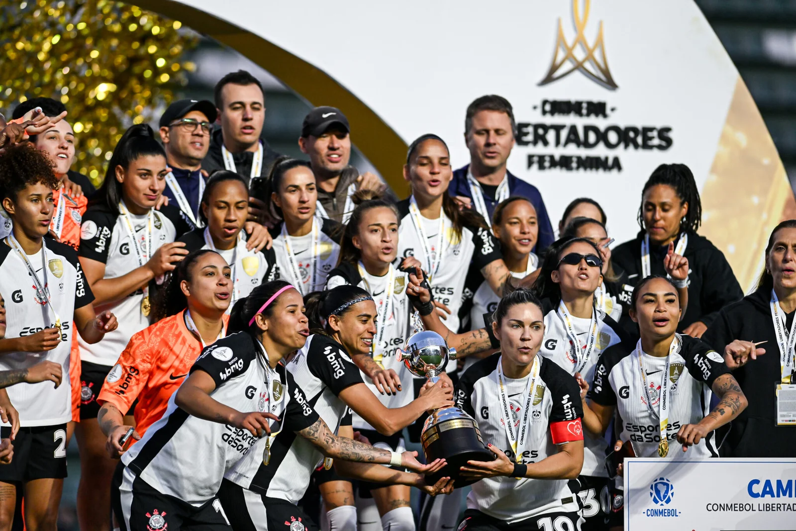 Saiba quais atletas conquistaram a Libertadores Feminina pelo Corinthians pela primeira vez