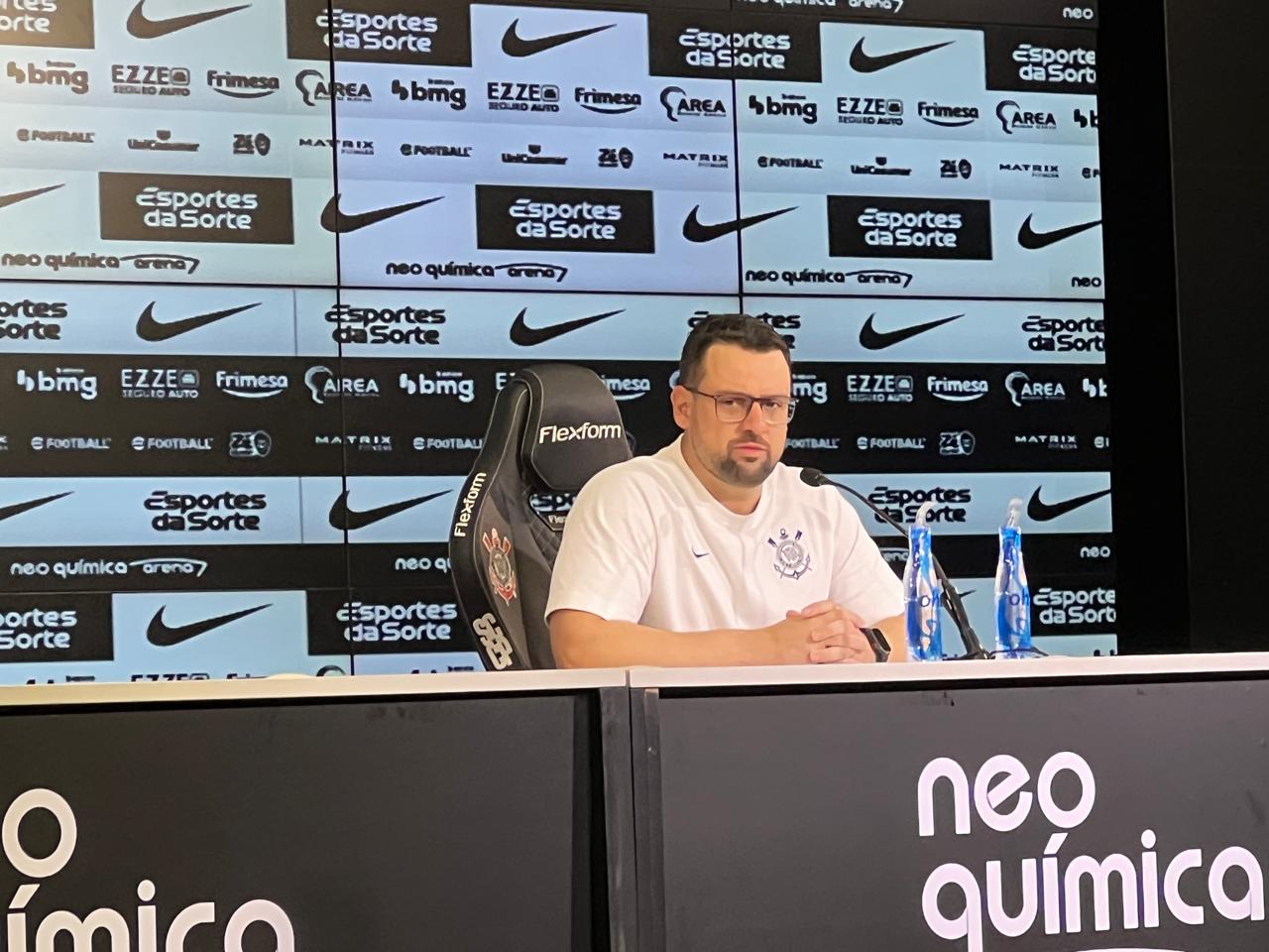 Auxiliar elogia Mirassol e analisa mudança de postura do Corinthians: 