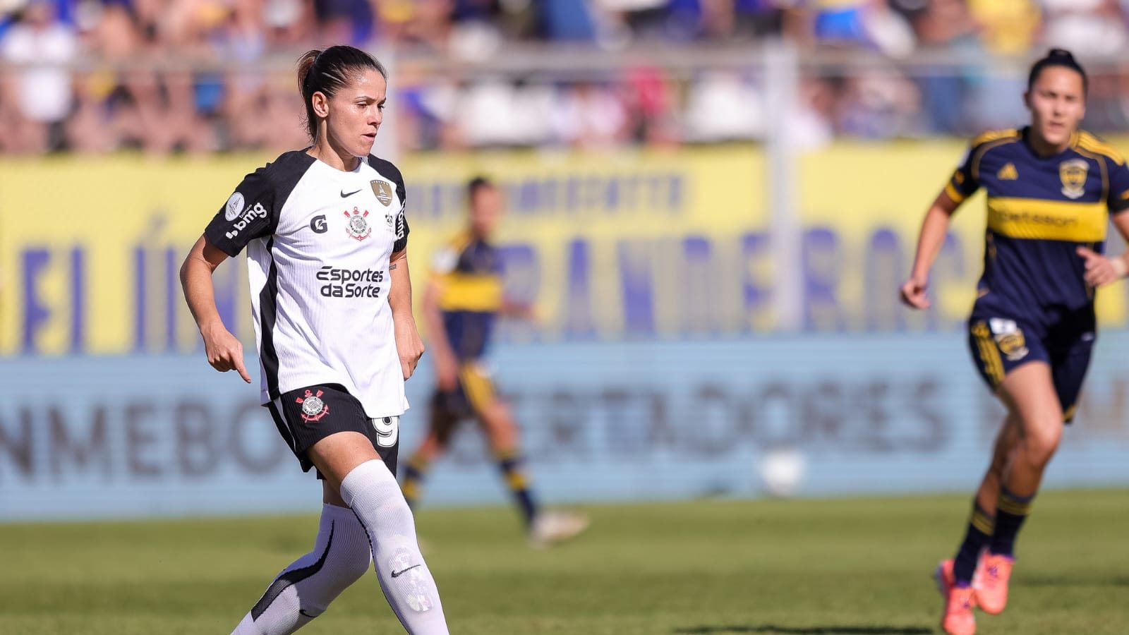 Zagueira do Corinthians exalta postura em goleada contra Boca Juniors e projeta sequência na Libertadores