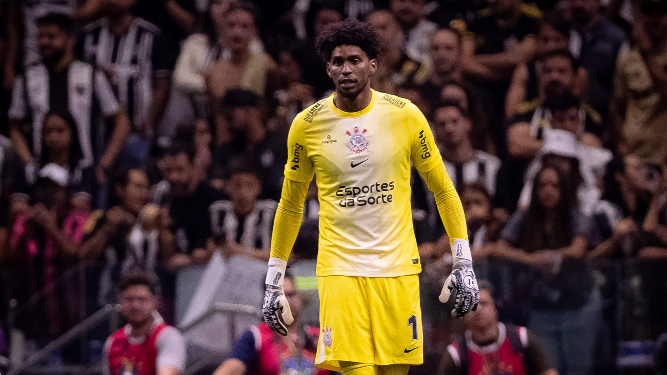 Corinthians volta a ter Hugo Souza como desfalque após quase seis meses