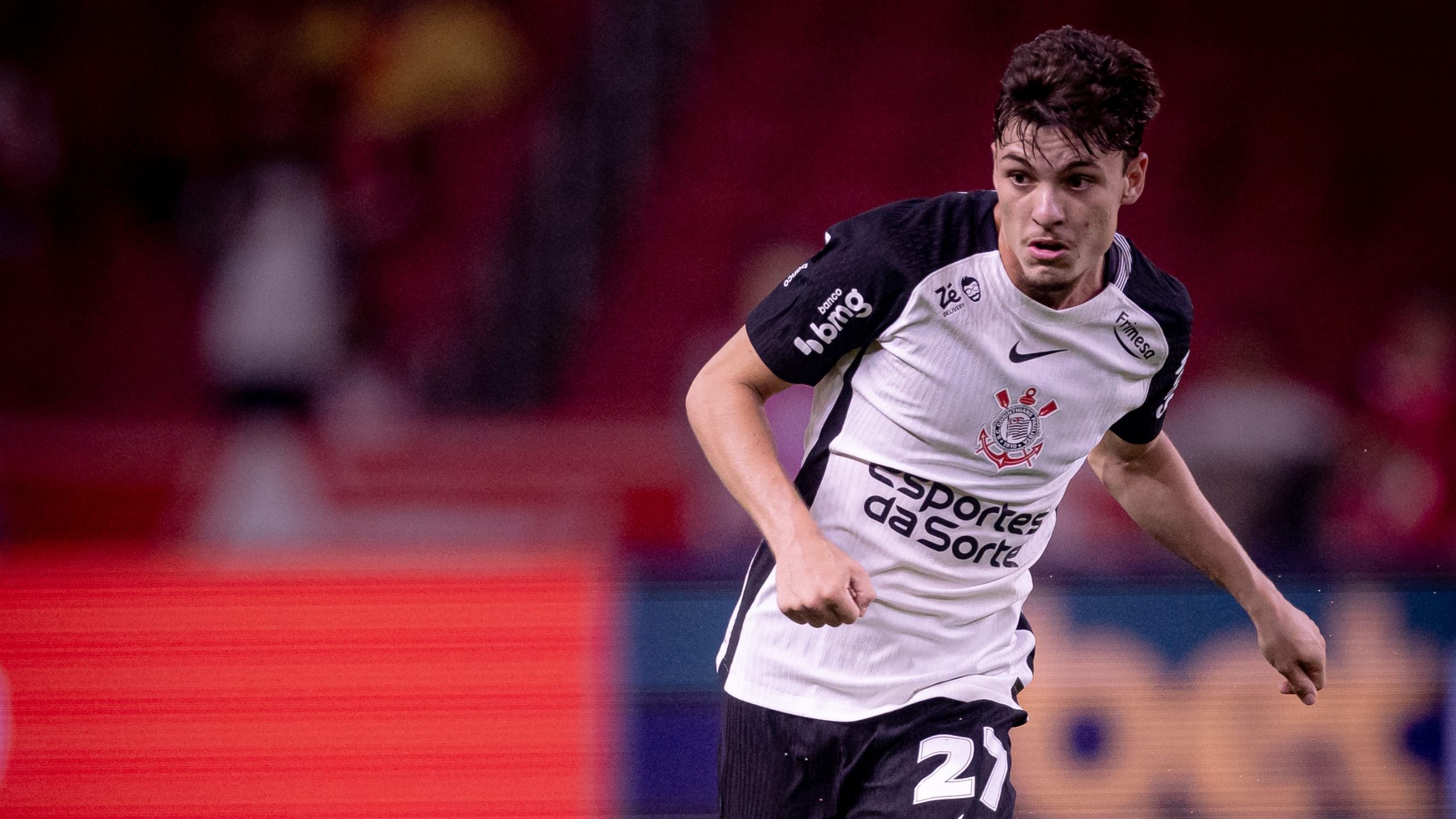 Breno Bidon se torna o jogador de linha com mais partidas sob o comando de Dorival Júnior no Corinthians