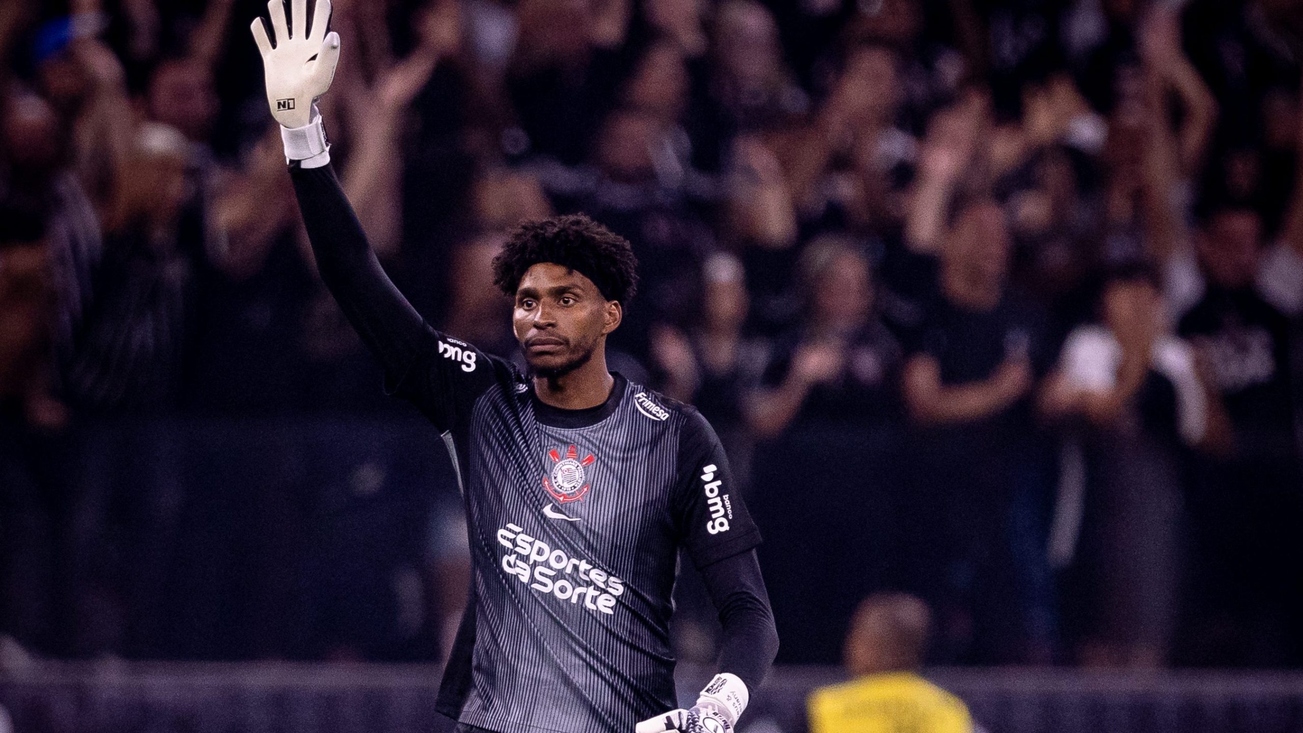Dupla é advertida com cartão amarelo e desfalca o Corinthians por suspensão contra o Santos