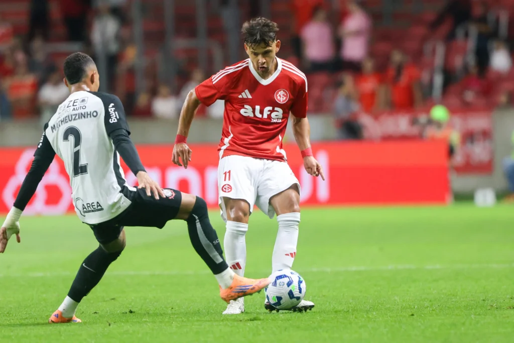 Corinthians mantém sequência de jogos sem vencer o Internacional fora de casa