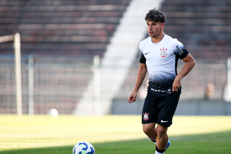 Corinthians ajusta multa rescisória nacional de meia destaque da categoria Sub-17