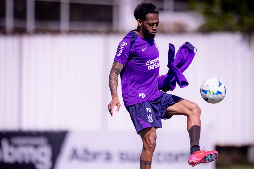 Após ausência em treinamentos, volante do Corinthians é aguardado pelo clube nesta terça-feira