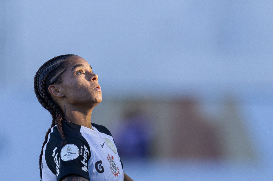 Atacante analisa estreia do Corinthians na Conmebol Libertadores Feminina