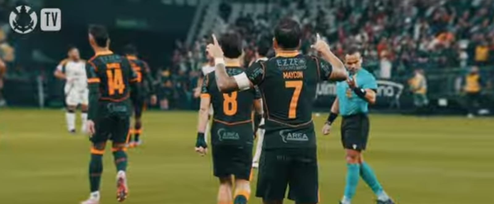 Bastidores de vitória do Corinthians tem volante vibrante; Hugo Souza e Matheuzinho incisivos no discurso