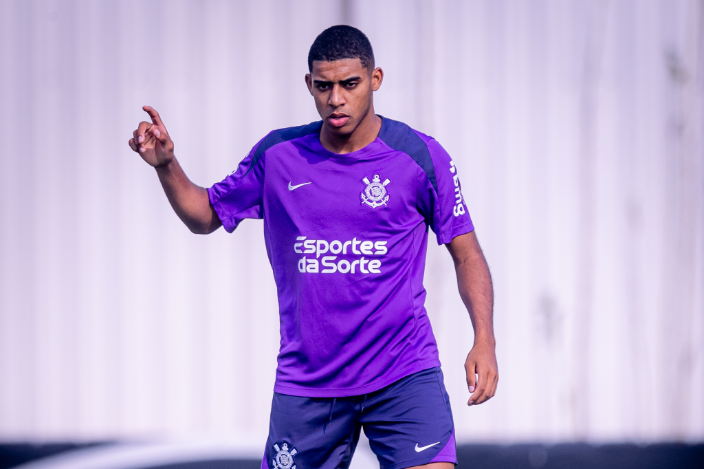 Filho do Terrão celebra momento individual e projeta duelo contra o Mirassol no Brasileirão