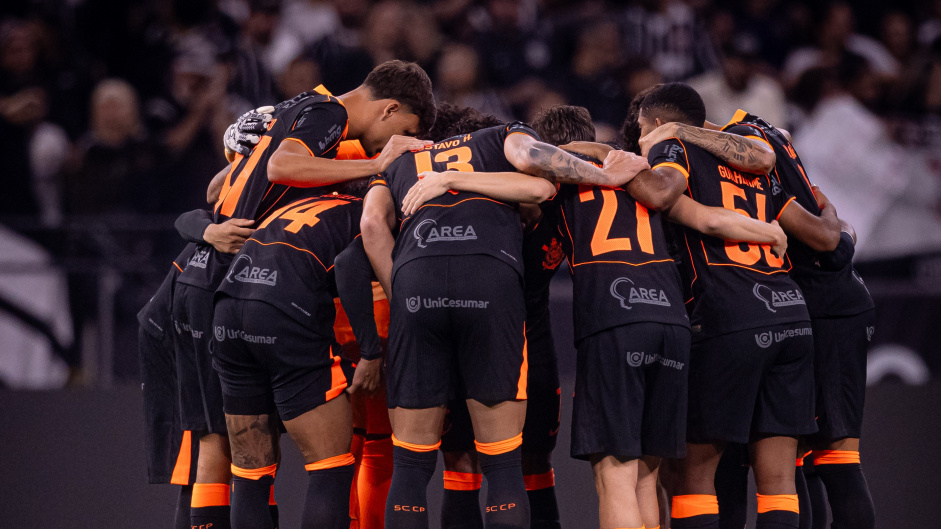 Corinthians promove ação de conscientização no combate à violência contra a mulher em partida do Brasileirão