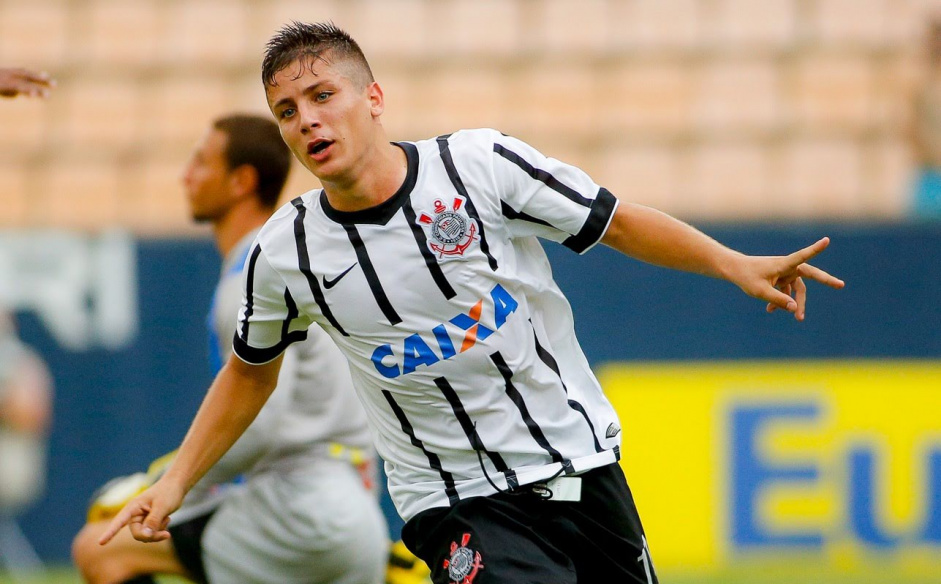 Ex-meia revela arrependimento de ter deixado o Corinthians em 2025: 