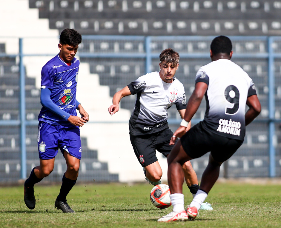 Corinthians promove valorização salarial para atacante do Sub-17
