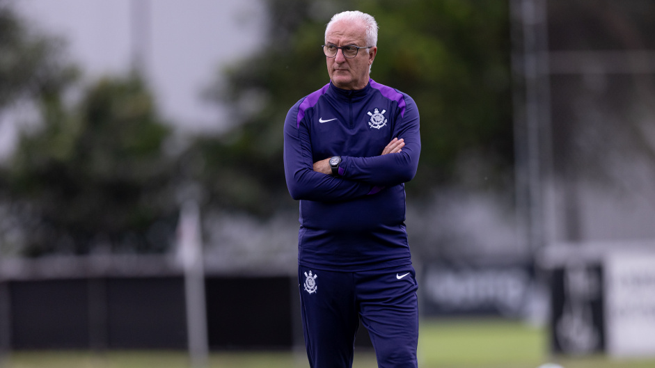 Dorival Jr destaca qualidade do Cruzeiro e volta a falar sobre o Brasileirão do Corinthians