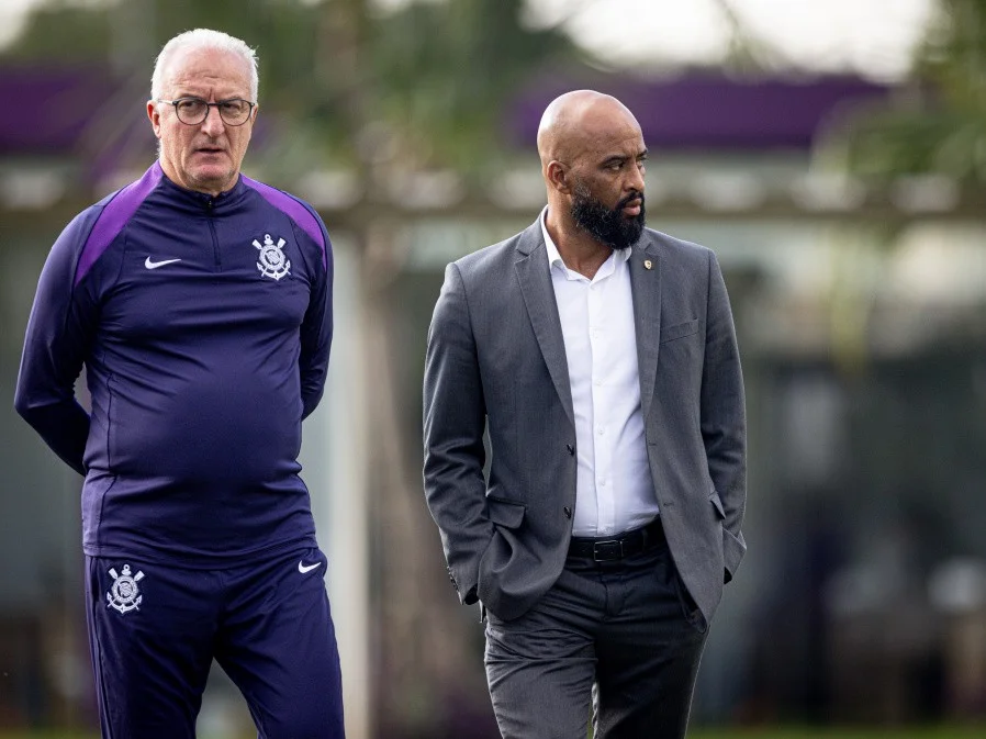 Corinthians oficializa saída do executivo de futebol Fabinho Soldado