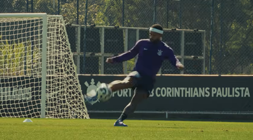 Memphis Depay lança minidocumentário sobre bastidores e rotina de trabalhadores brasileiros