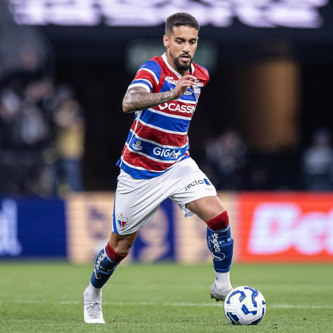 Corinthians encaminha contratação por empréstimo de meio-campista do Fortaleza