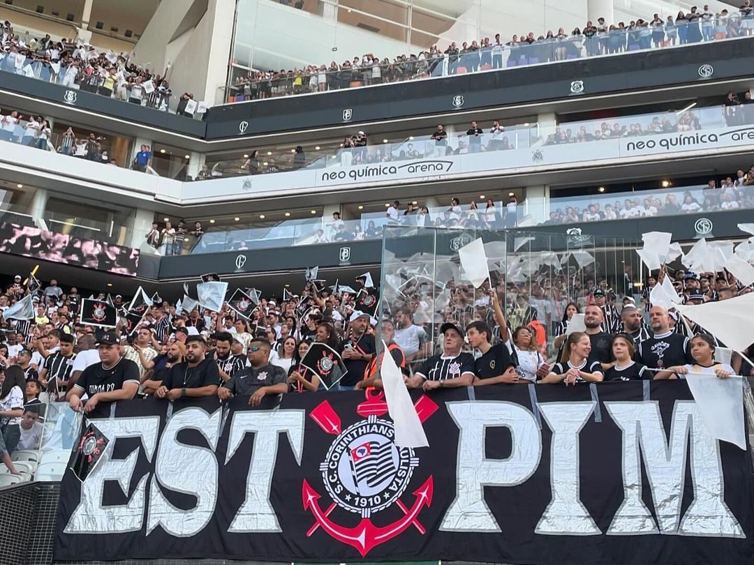 Torcida organizada do Corinthians completa 47 anos; taça da Copa do Brasil estará na festa de comemoração - Central do Timão