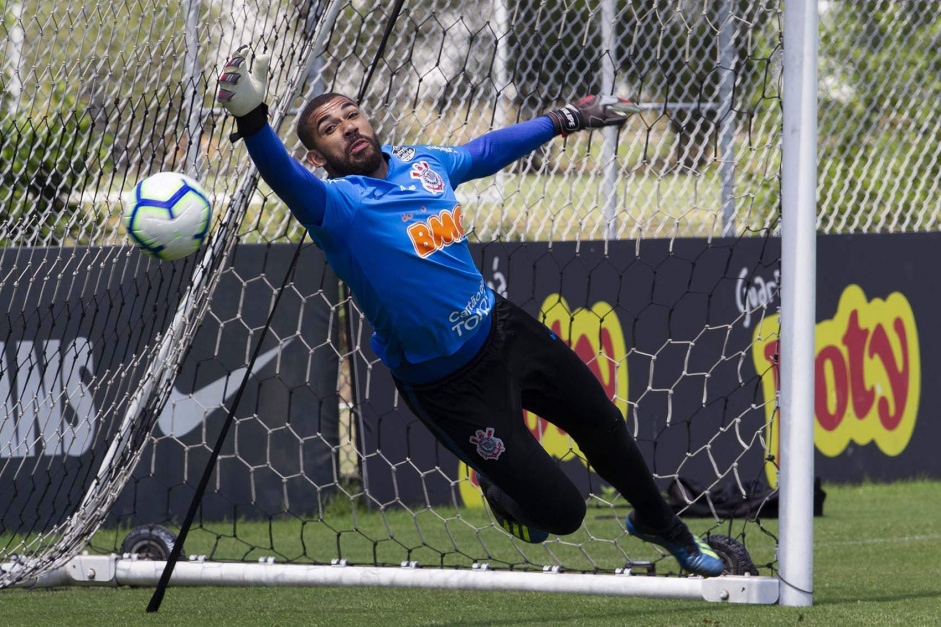 Goleiro revelado na base do Corinthians concede entrevista à Central do Timão e relembra chegada ao clube