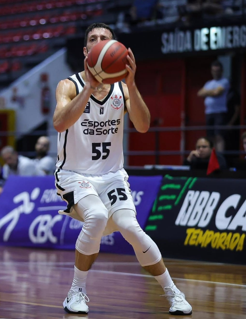 No Parque São Jorge, Corinthians 'apaga' a partir do segundo período e é superado pelo Minas no NBB