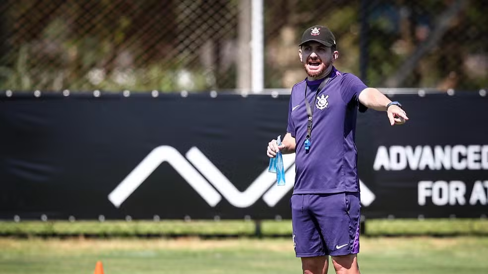 William Batista ressalta necessita do Corinthians encerrar primeira fase da Copinha na liderança do Grupo 8