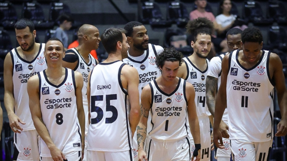 Mesmo após terceiro quarto abaixo, Corinthians vence o Cruzeiro no Parque São Jorge e se reabilita no NBB