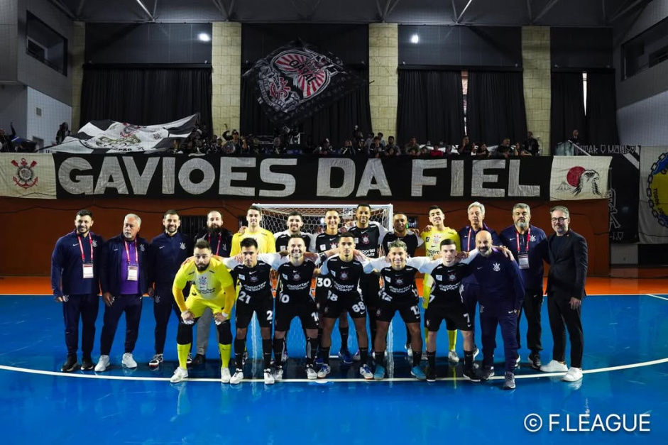 Corinthians empata com F-League All Stars em despedida de Deives das quadras