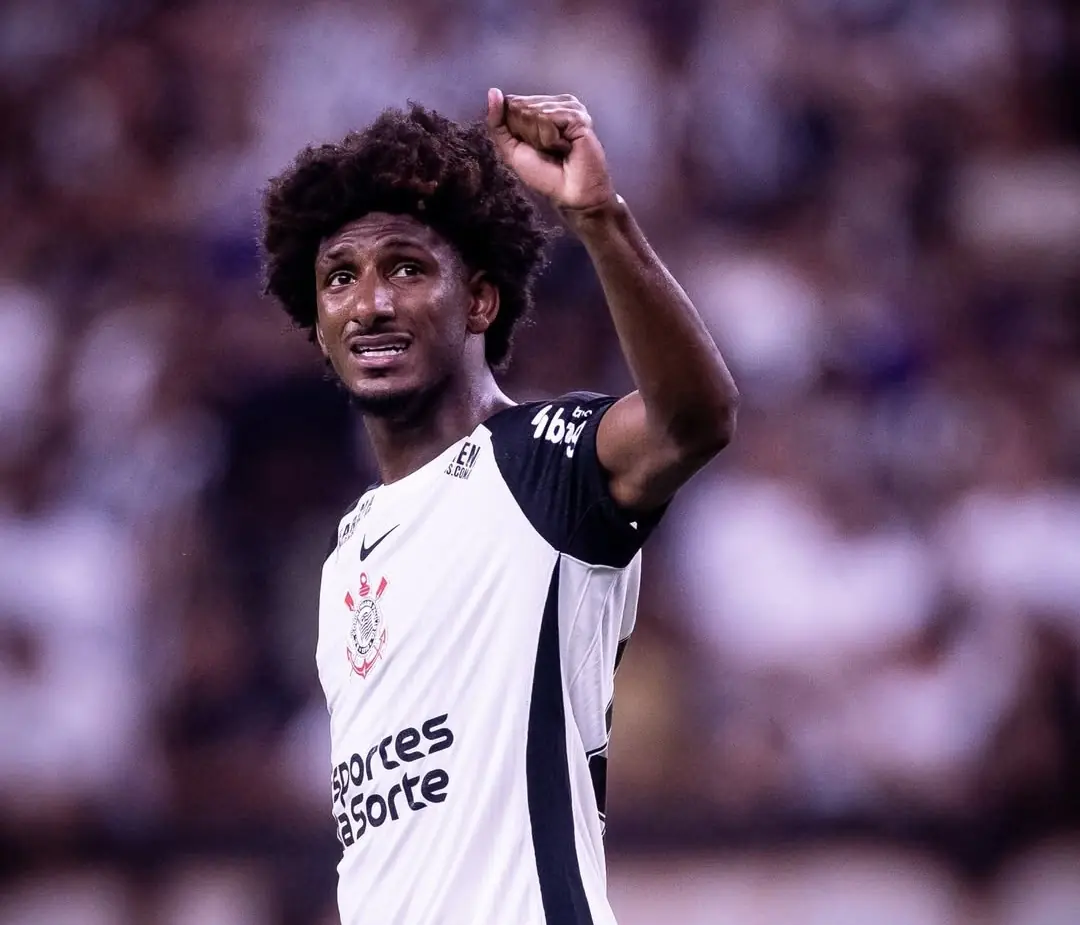 Após fim de empréstimo, Corinthians oficializa saída de Talles Magno