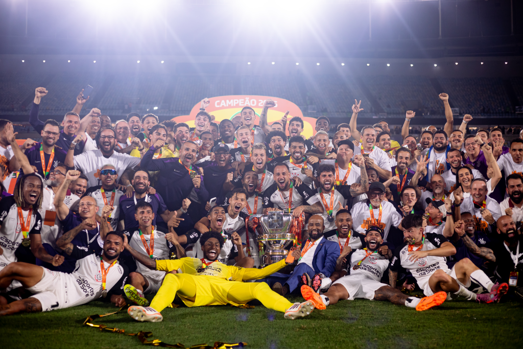 Corinthians expõe taça da Copa do Brasil 2025 no Parque São Jorge