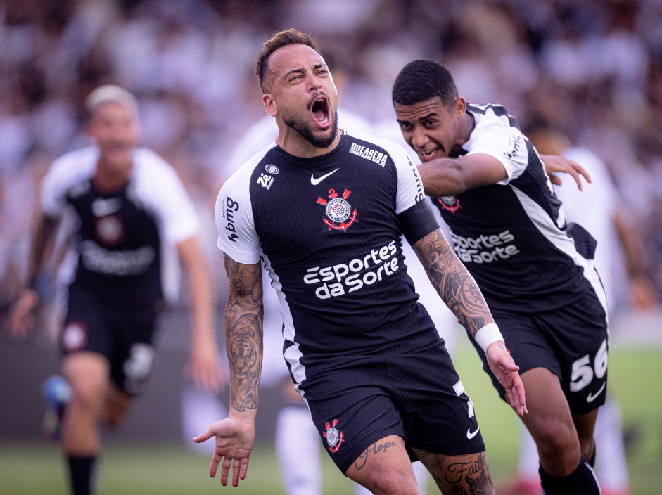 Atlético-MG entra na disputa com o Corinthians para adquirir Maycon junto ao Shakthtar Donetsk