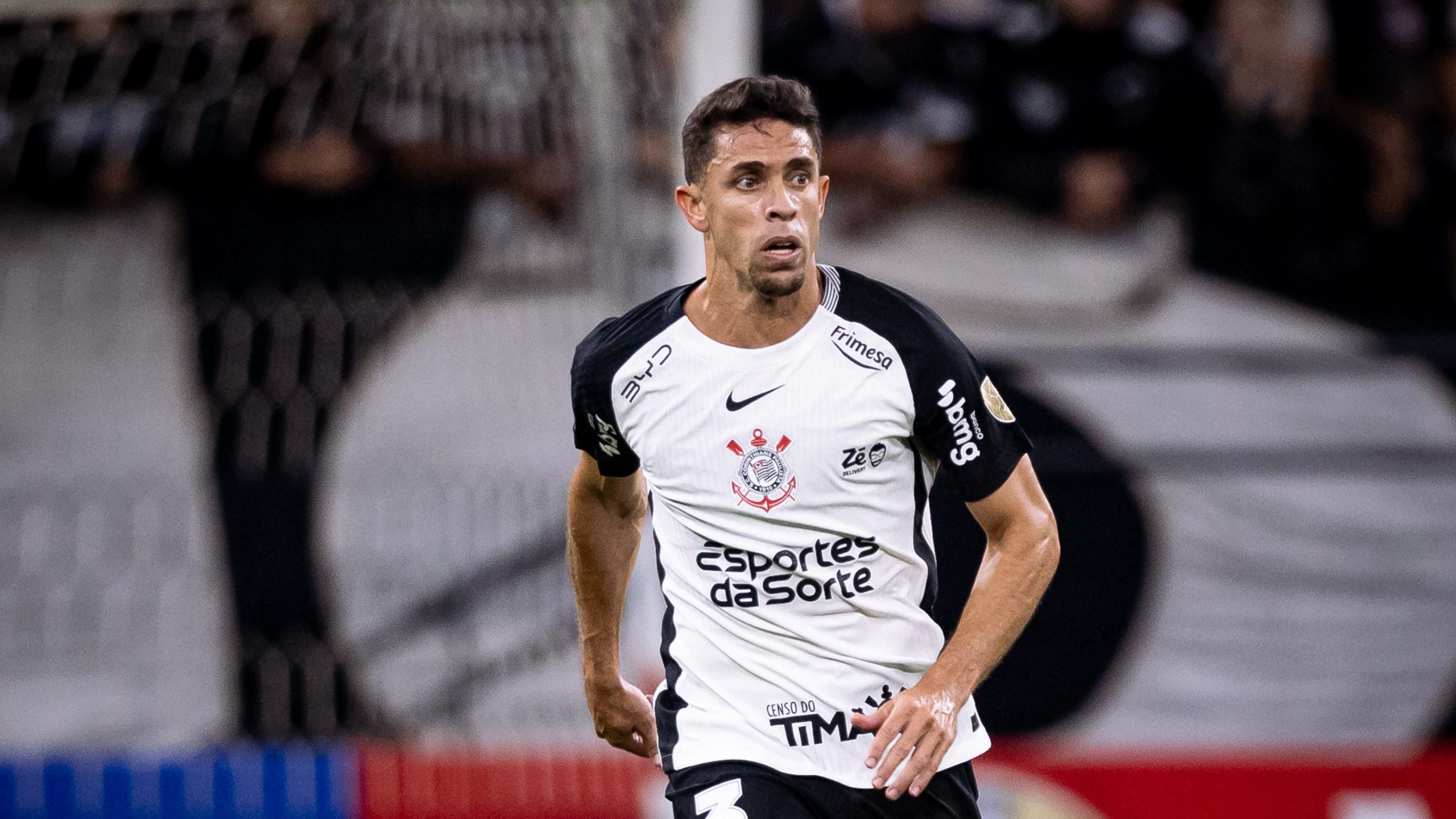 Gabriel Paulista em ação no duelo contra o Ind. Santa Fe, pela Libertadores